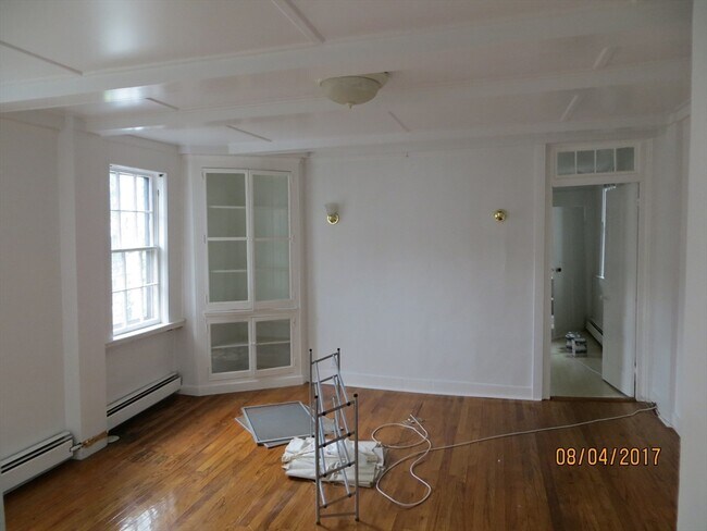 Building Photo - 25 Leyden St