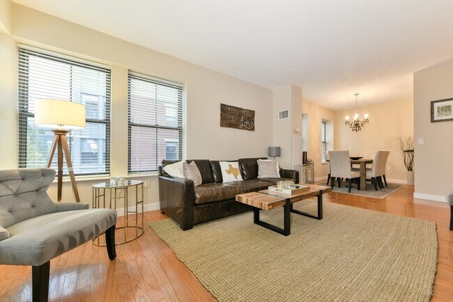 Foto del edificio - 2 Rollins St