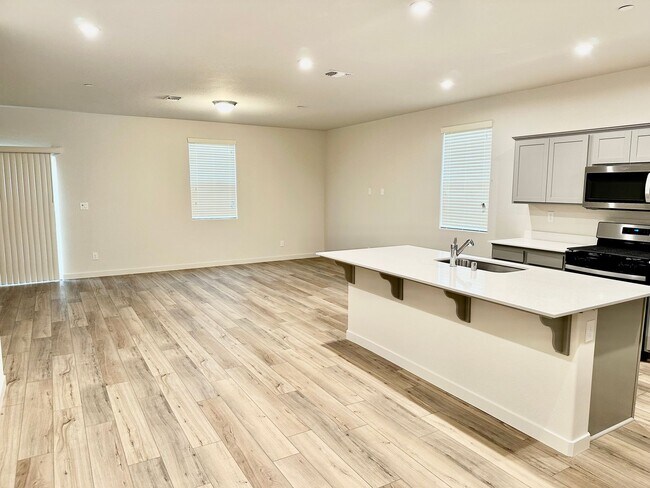 Building Photo - BRAND NEW 4/2 Century Home In Madera