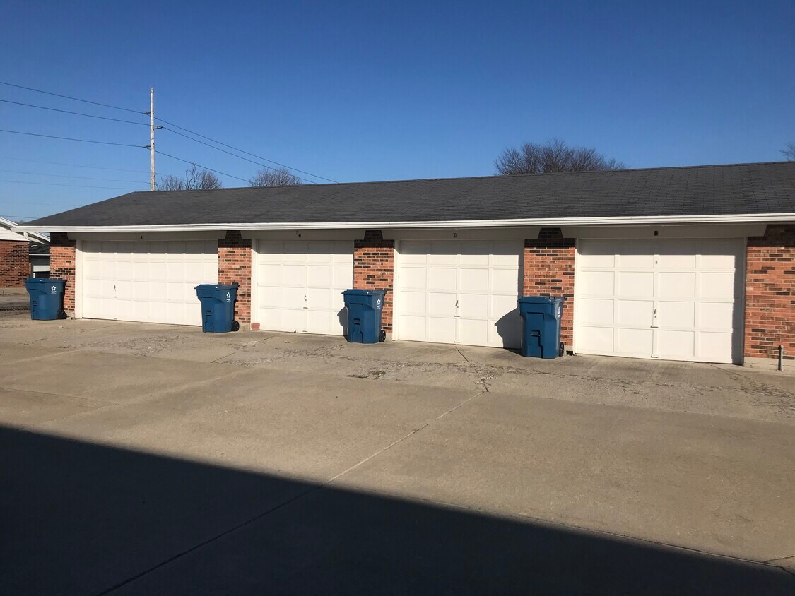 Building Photo - 4688 Marshall Rd