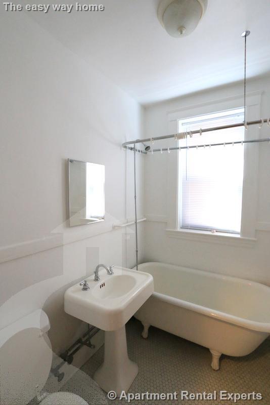 Building Photo - 156-158 Summer St Unit #104