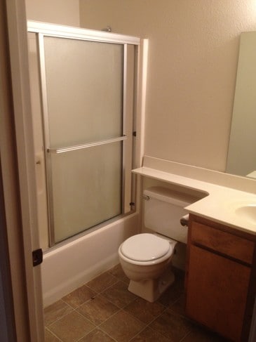 Building Photo - 757 W Putnam Ave