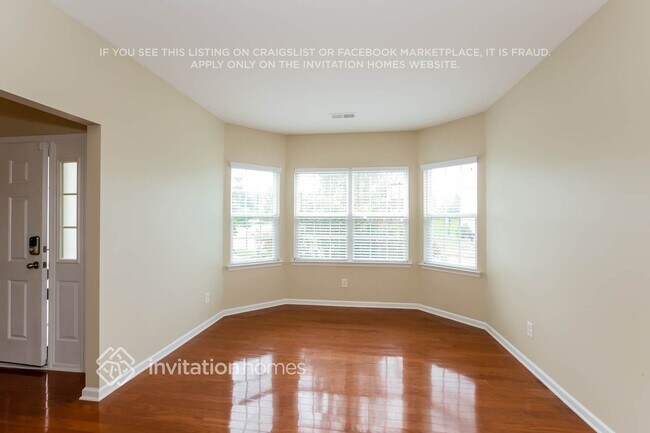 Foto del edificio - 12132 Palomar Dr