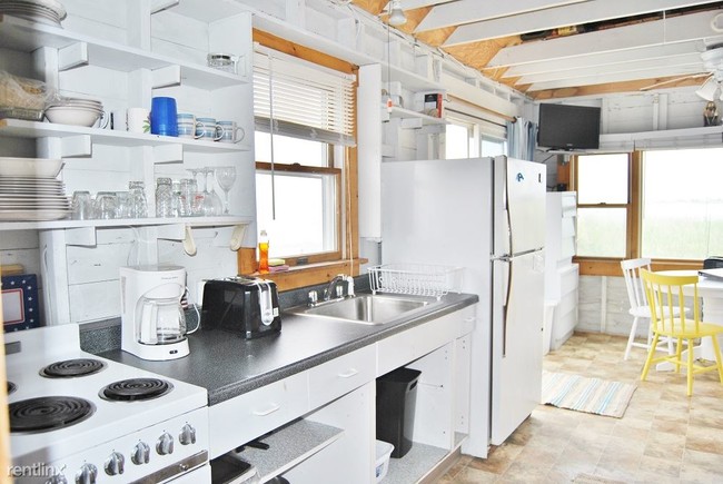 Building Photo - 1107 Succotash Rd