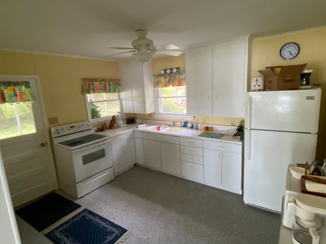 Foto del edificio - 16558 Donnell Lake St