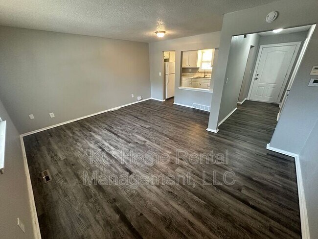 Foto del edificio - 212 N Oak Dr