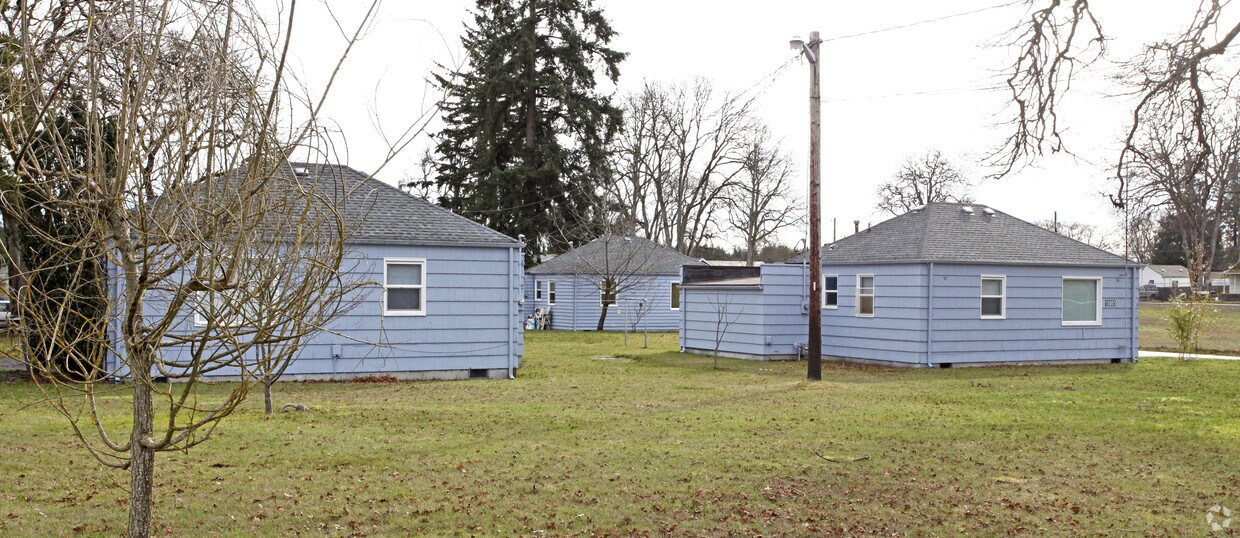 Building Photo - 15005 Grant Ave SW