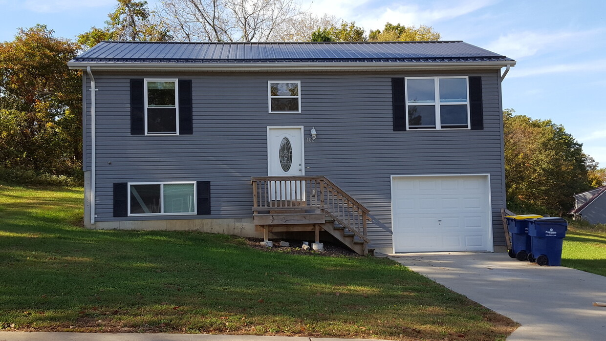 Foto principal - 3 Bedroom House next to Union High School