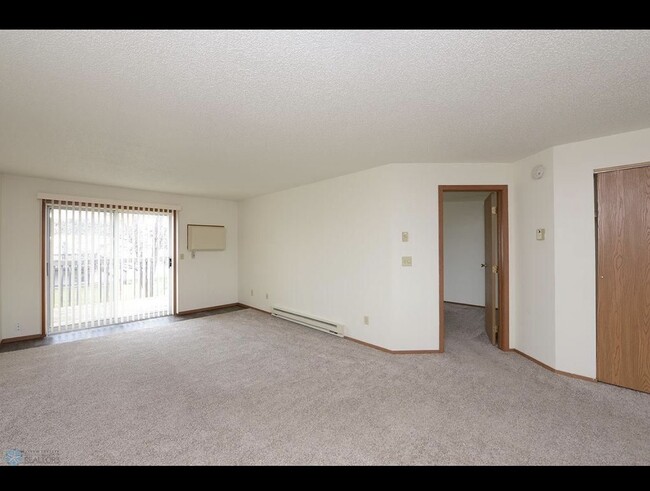 Building Photo - 3522 32nd St S