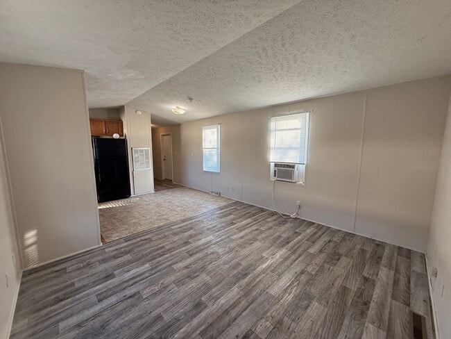 Building Photo - House for rent in Vinton