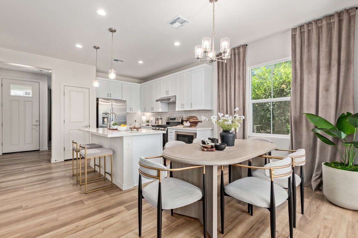 Primary Photo - BEAUTIFUL PHOENIX HOME IN GATED COMMUNITY!