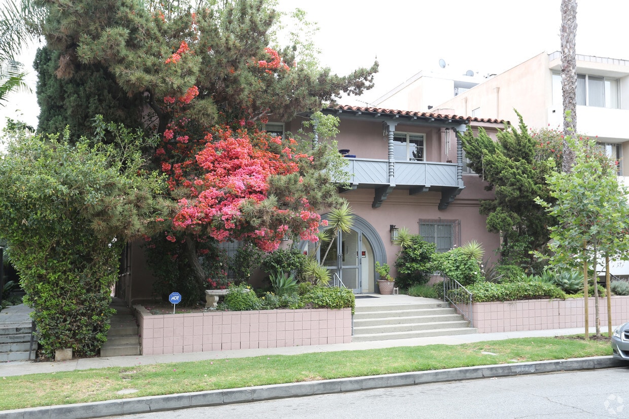 Primary Photo - 152 S Maple Dr