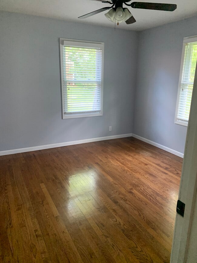 Bedroom - 803 S Lincoln St