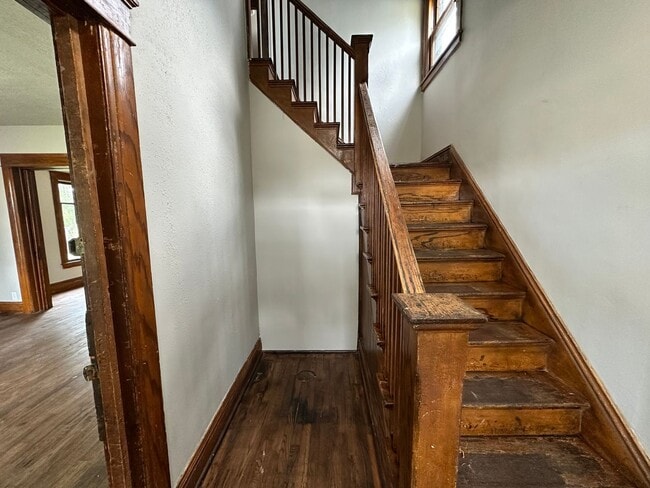 Building Photo - Four Bedroom House Available in Battle Creek!
