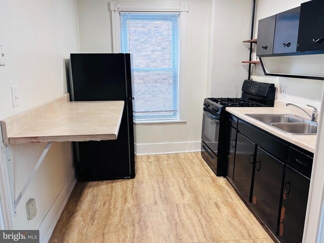 Building Photo - 1717 Delaware Ave