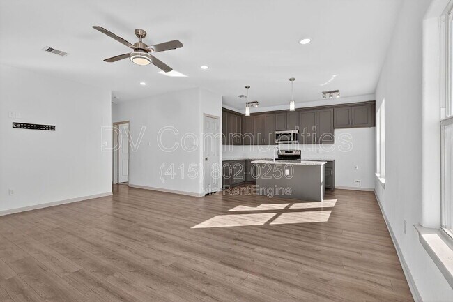 Foto del edificio - 4423 Brinkley St