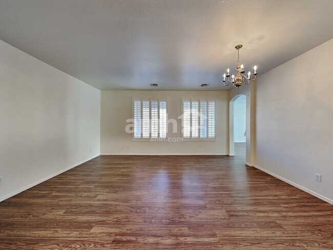 Foto del edificio - 14066 W Charter Oak Road