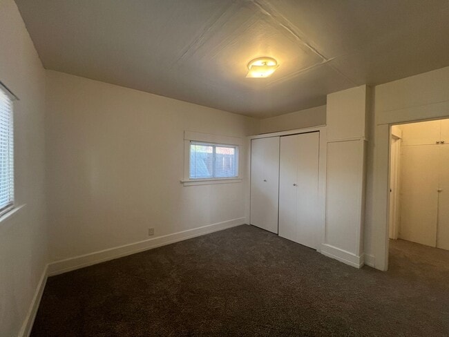 Building Photo - LH217