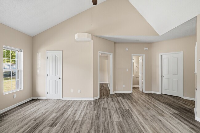 Foto del edificio - Sterling Pointe Apartments