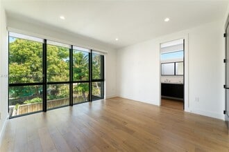 Building Photo - 227 NW 39th St