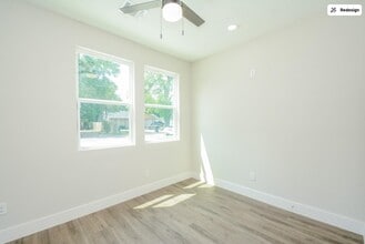 Building Photo - 5923 Southtown St