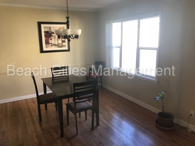 Foto del edificio - 1021 E Ridgewood St