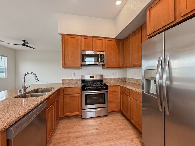 Foto del edificio - Beautiful 3B/3BA Townhouse in Otay Ranch