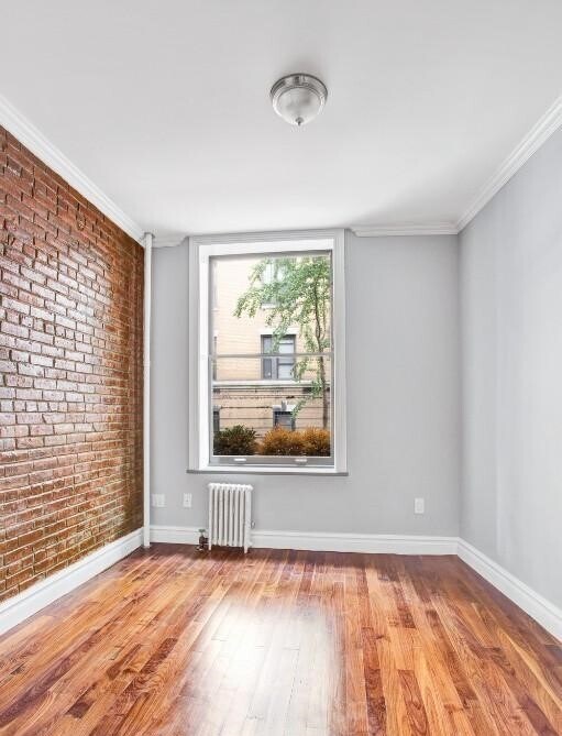 Foto principal - 199 E 3rd St