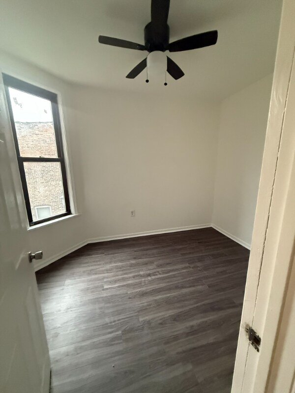 Foto del edificio - 1649 W Garfield Blvd