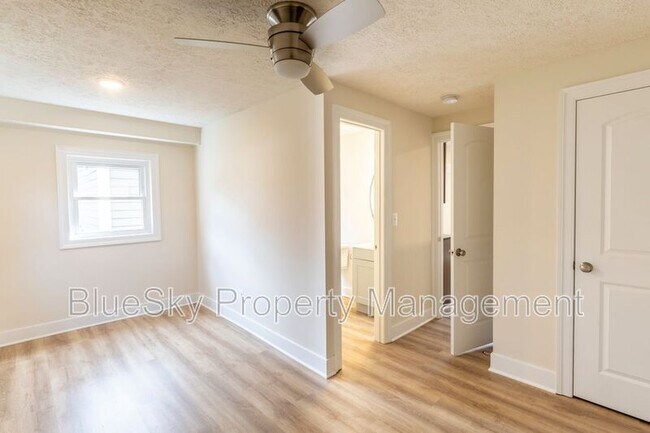 Building Photo - 614 Rockcreek Rd