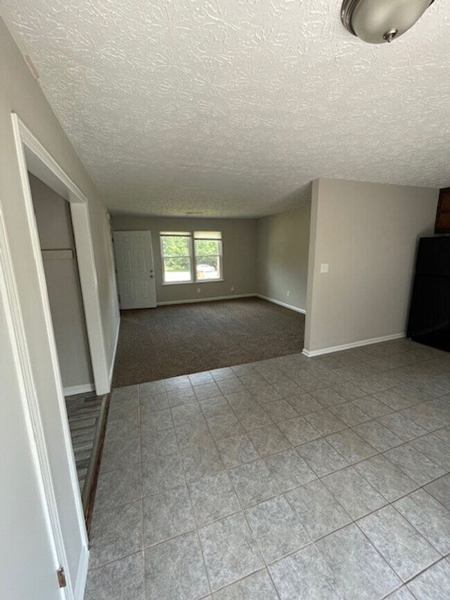 Foto del edificio - 252 Toby Springs Ln