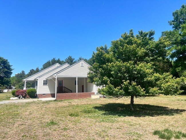 Foto del edificio - Rancher on 6.79 Acre Lot
