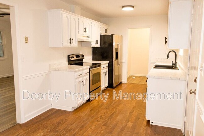 Foto del edificio - 349 Blackfox Rd SW