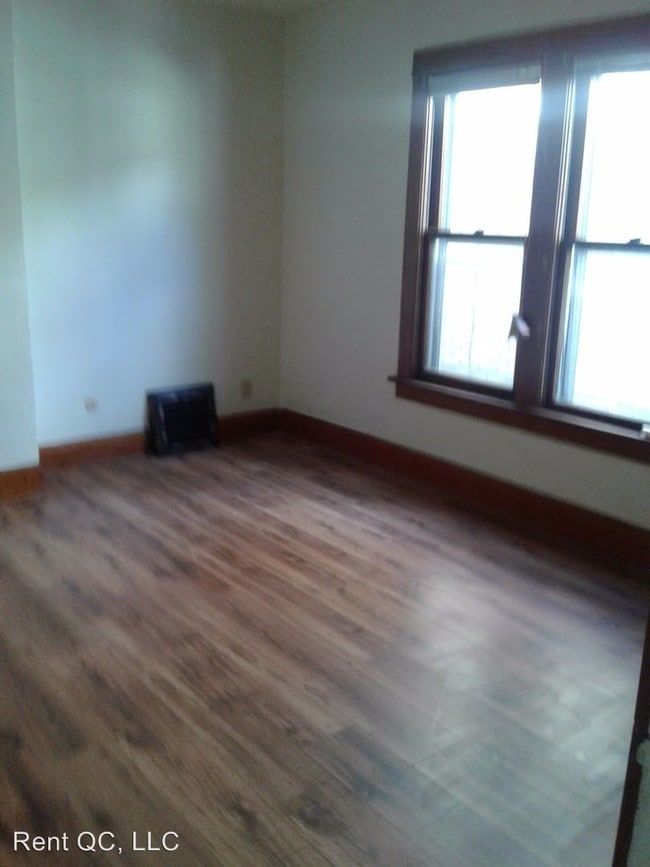 Building Photo - 2 br, 1 bath House - 1906 3rd St.