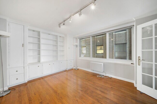 Building Photo - 1440 N Lake Shore Dr