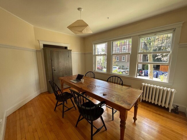 Foto del edificio - 10 Dana St