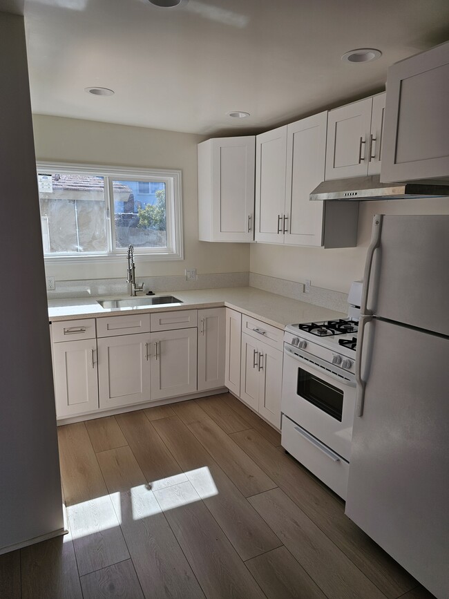 Building Photo - 14728 Firmona Ave