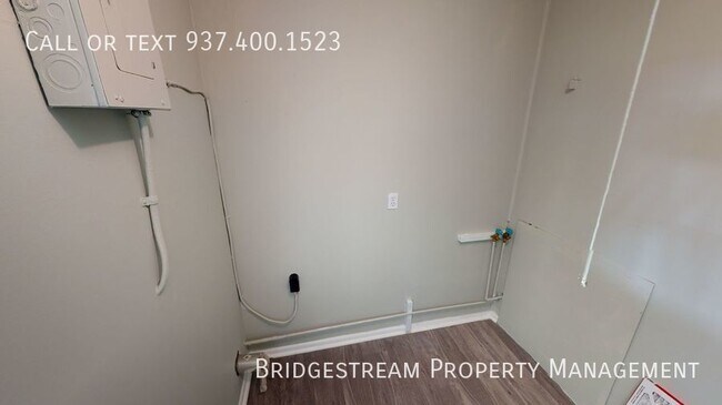 Building Photo - Updated 3 bedroom, 1 bathroom ranch home w...