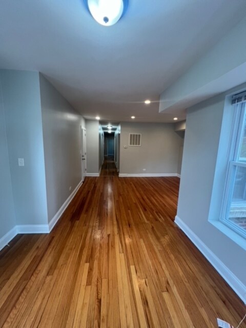 Building Photo - 2043 W Birchwood Ave