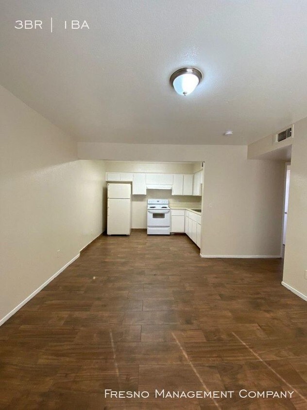 Foto principal - 3 Bedroom Apartment Now Available!