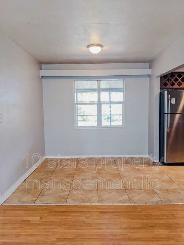 Building Photo - 6900-6916 16th St N