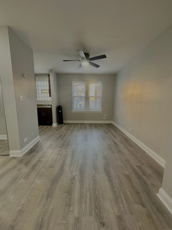 Foto del edificio - 4031 N Kenmore Ave