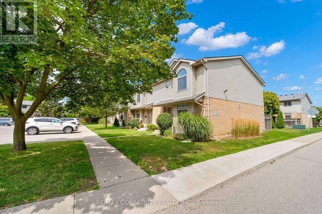 Building Photo - 141-141 Condor Ct