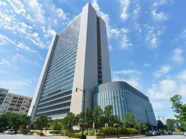 Foto principal - 500 W Superior St
