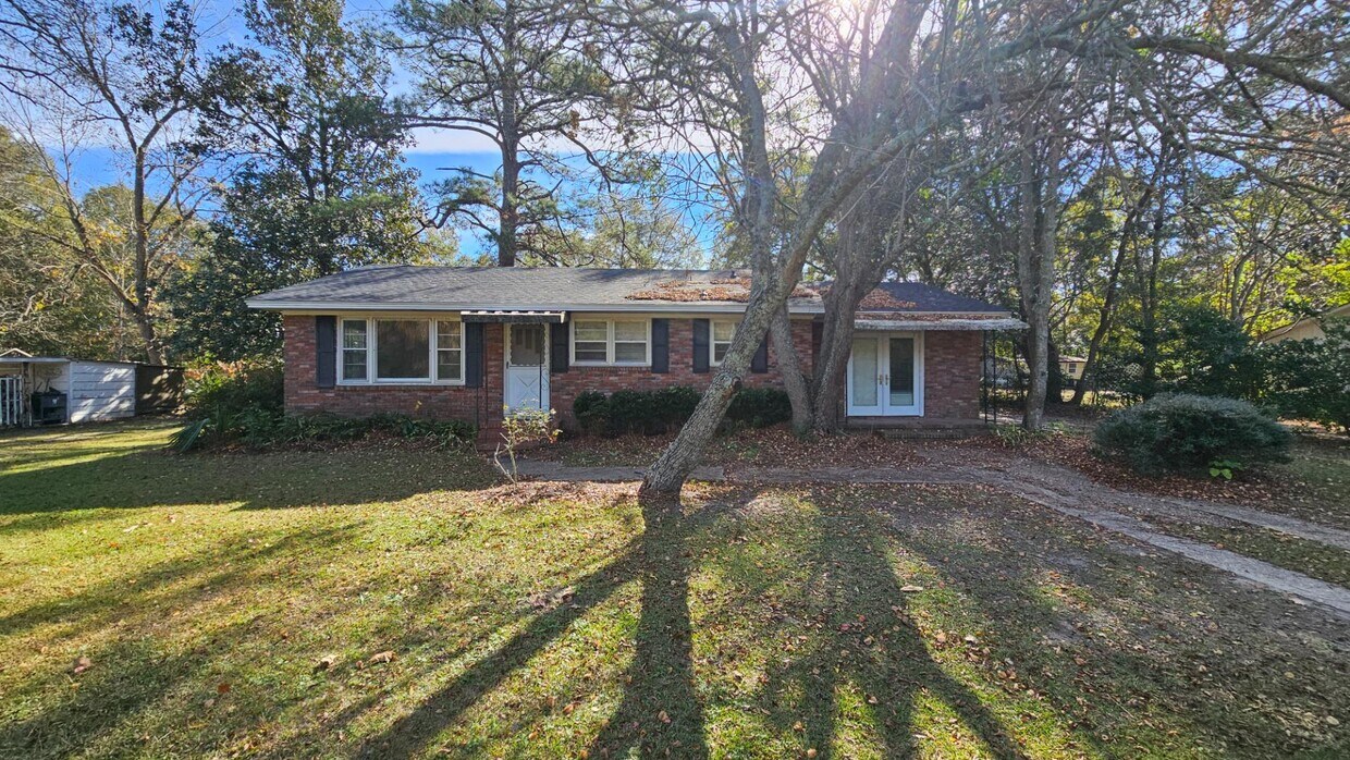 Primary Photo - 298 Lindale Ave