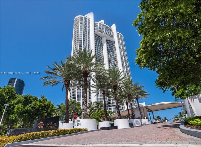 Foto del edificio - 18201 Collins Ave