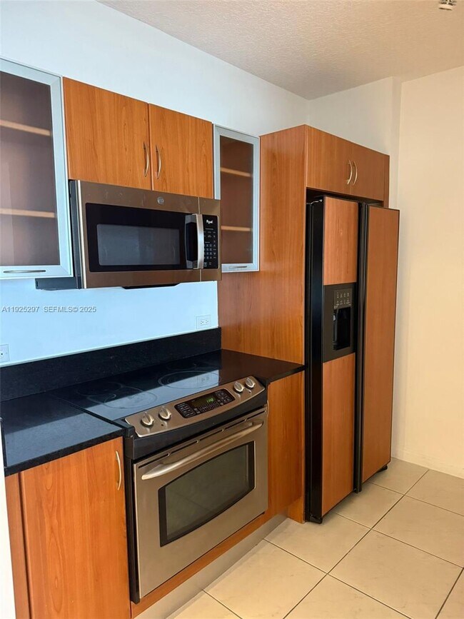 Foto del edificio - 18800 NE 29th Ave