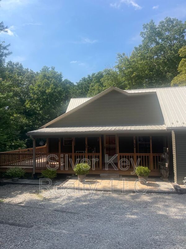 Primary Photo - 130 Rivendell Ln
