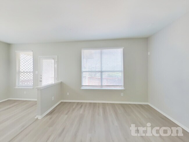 Foto del edificio - 6514 Oldham Cove