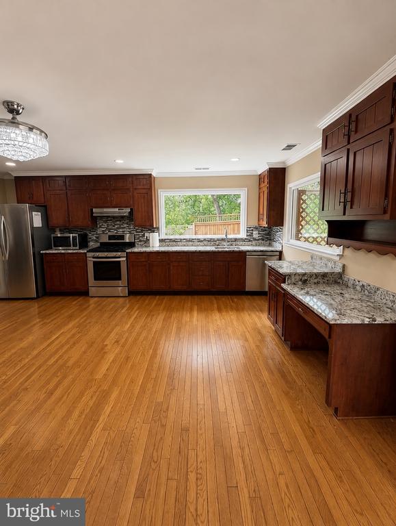 Foto del edificio - 816 Crothers Ln